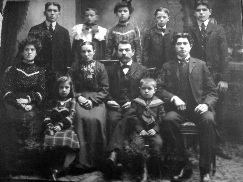John Suchomski Family, c. 1900